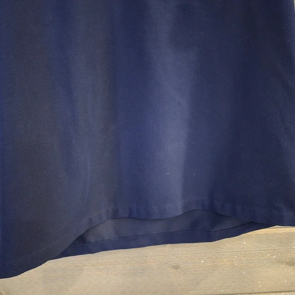 Figs The Catarina One-Pocket Scrub Top Navy Blue in Size Medium - Picture 4 of 7